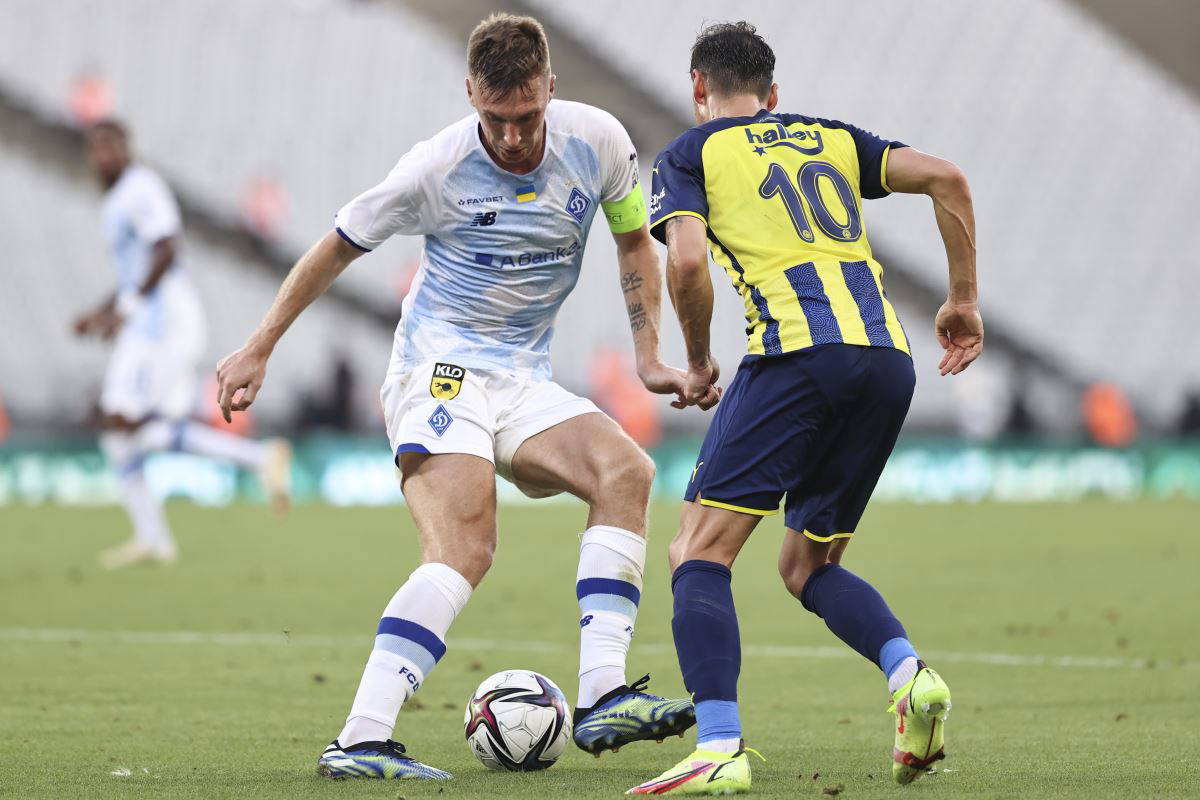 Mesut Özil: Fenerbahçe'de oynamak baskı yaratıyor