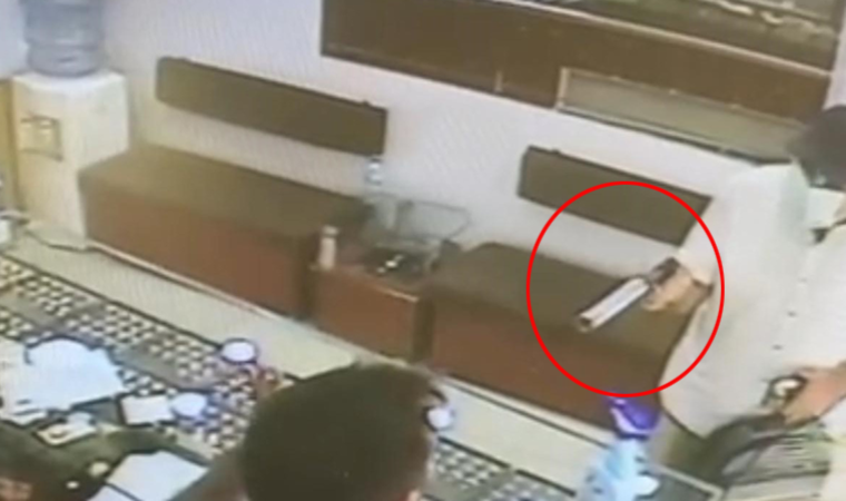 Elazığ’da kuyumcuda soygun girişimi: O anlar kamerada
