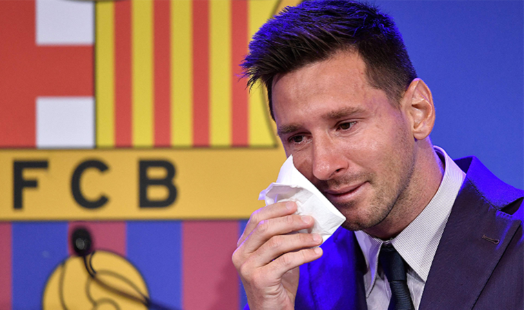 Lionel Messi'nin 'gözyaşlarını sildiği' peçete, internette satışa sunuldu