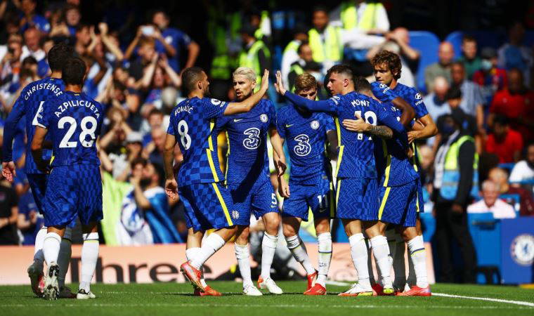 Chelsea ve Leicester sezona galibiyetle başladı