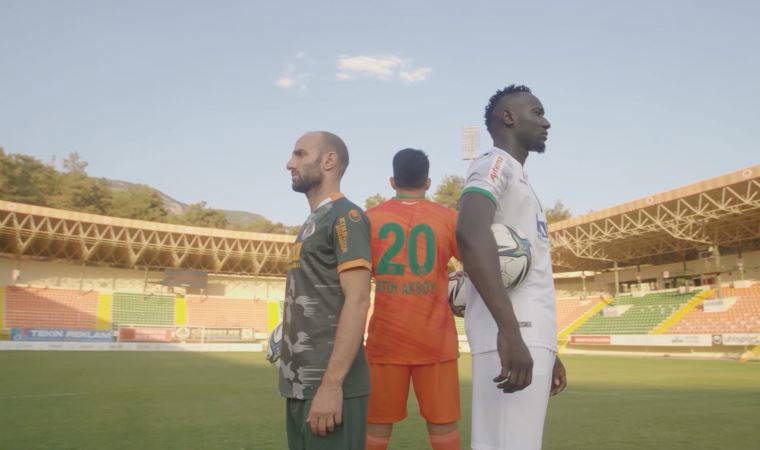 Alanyaspor, yeni sezon formalarını özel kliple tanıttı