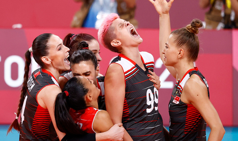 Kadın Voleybol Takımı'nın yıldızı Ebrar Karakurt'un kız arkadaşıyla yaptığı paylaşım gündem oldu