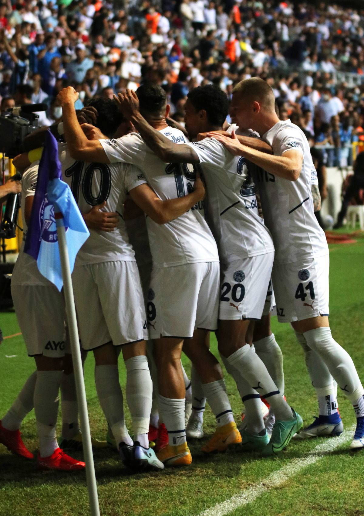 Fenerbahçe Adana deplasmanından gülerek ayrıldı! Adana Demirspor 0-1 Fenerbahçe