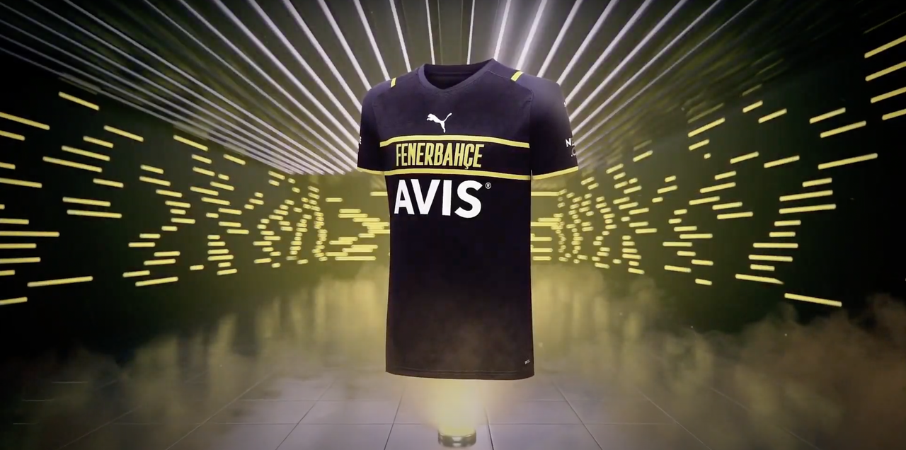 Fenerbahçe'nin yeni sezonda giyeceği alternatif forma tanıtıldı