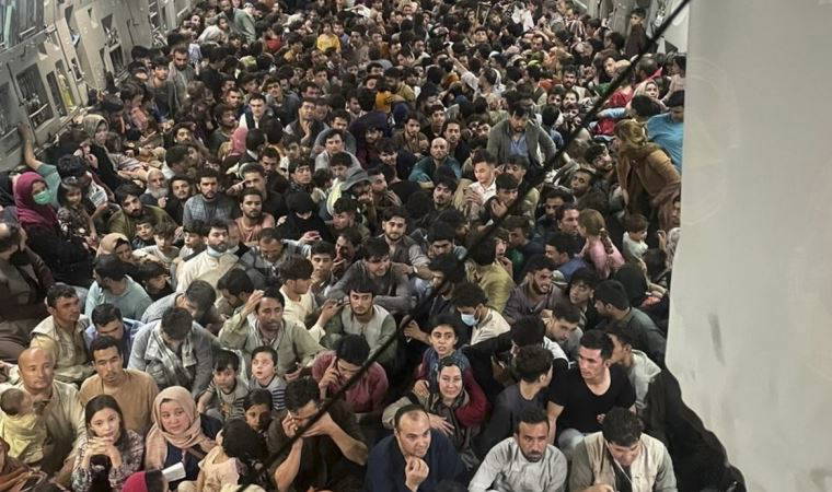 Rusya'dan 640 Afgan'ı taşıyan ABD uçağı hakkında iddia