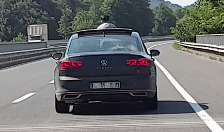 Trafikte tehlikeli eğlence