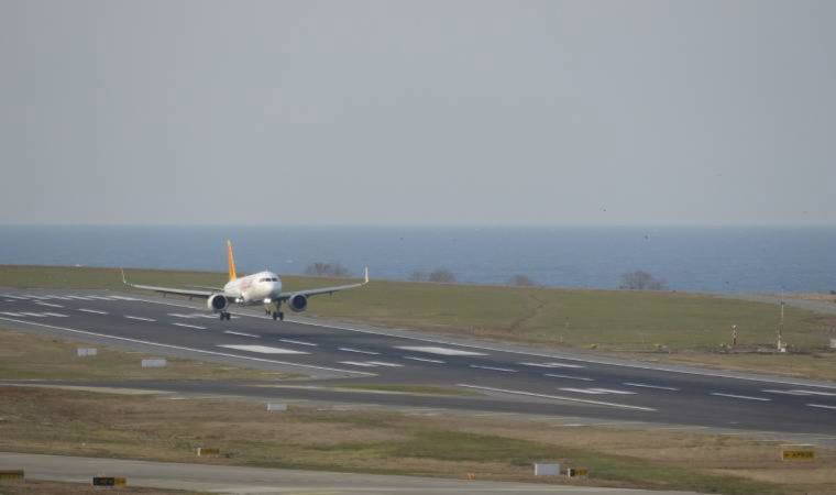 Trabzon Havalimanı pistinde çatlak: Uçuşlar iptal edildi