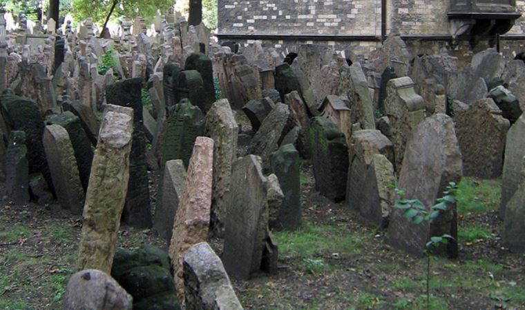 Mezar taşlarında tarih