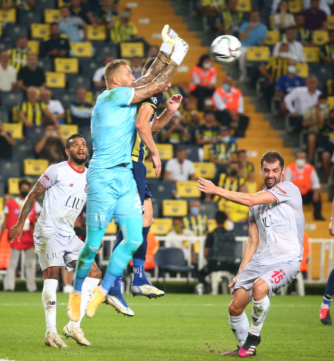 Fenerbahçe Antalyaspor'u mağlup etti | 2-0