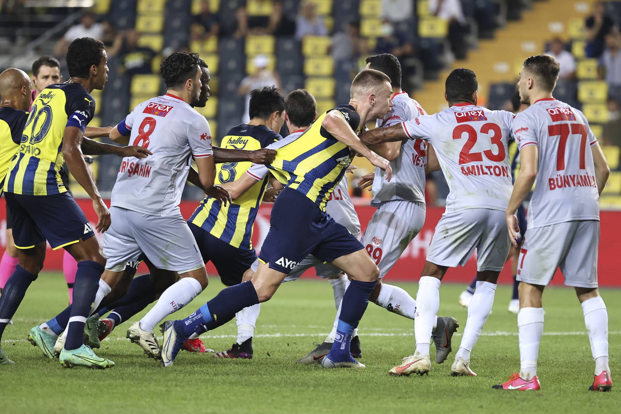 Fenerbahçe Antalyaspor'u mağlup etti | 2-0