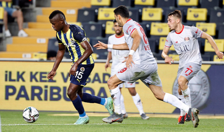 Fenerbahçe taraftarı, Mbwana Samatta'ya tepki gösterdi