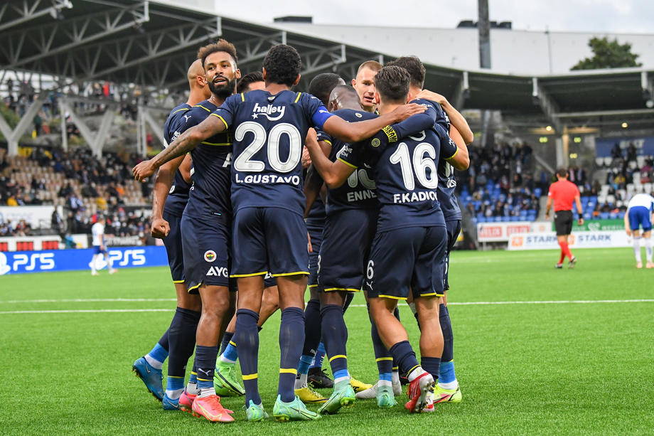 Fenerbahçe, UEFA Avrupa Ligi gruplarına kaldı! 5-2