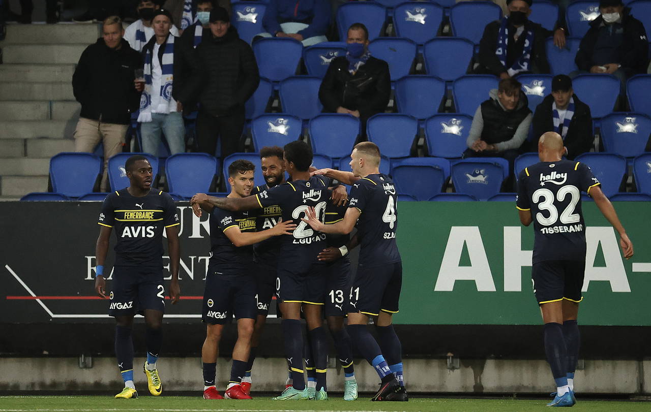Fenerbahçe, UEFA Avrupa Ligi gruplarına kaldı! 5-2
