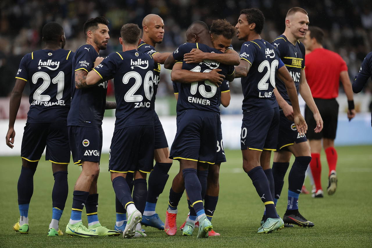 Fenerbahçe, UEFA Avrupa Ligi gruplarına kaldı! 5-2