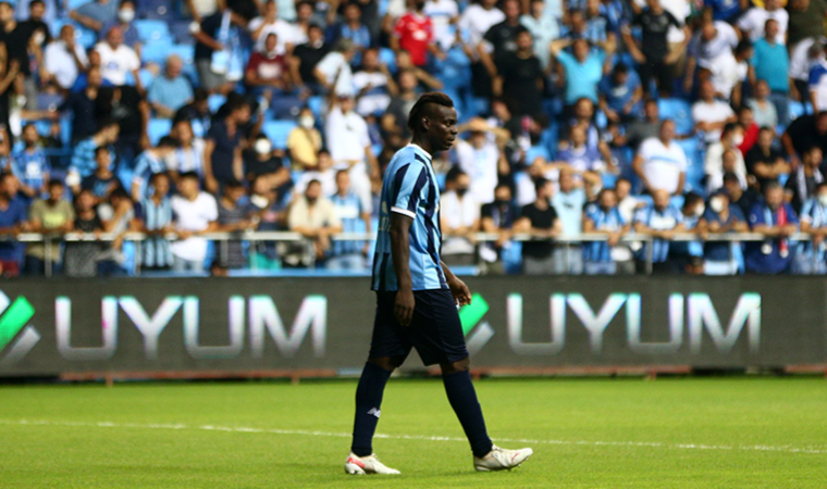 Adana Demirspor-Konyaspor maçında Balotelli oyundan alınınca büyük tepki gösterdi