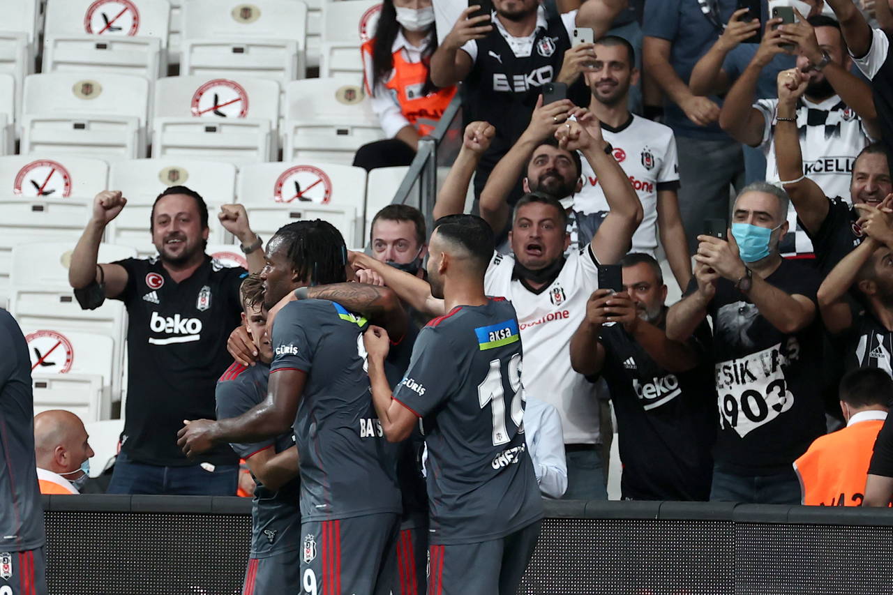 Beşiktaş'ta yeni transfer Alex Teixeira ilk golünü attı