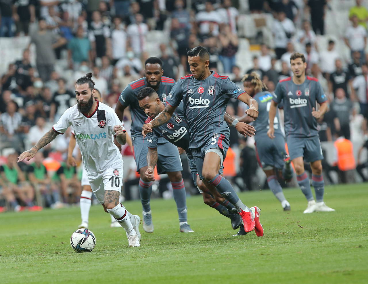 Beşiktaş, sahasında Karagümrük'ü yendi | 1-0
