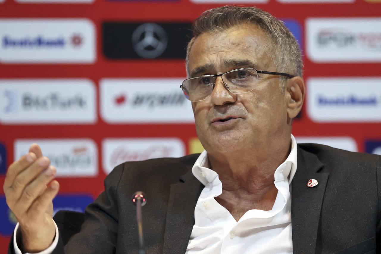 A Milli Takım Teknik Direktörü Şenol Güneş, açıklamalarda bulundu (31.08.2021)