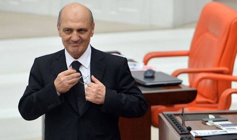 Eski Bakan Erdoğan Bayraktar, ‘Dosyamdaki her şey doğru’ dedi, üç bakanla aynı tutulmasına sitem etti