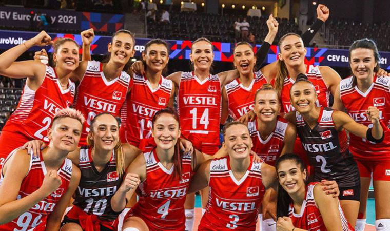 Filenin Sultanları Avrupa Voleybol Şampiyonası’nda final yolunda