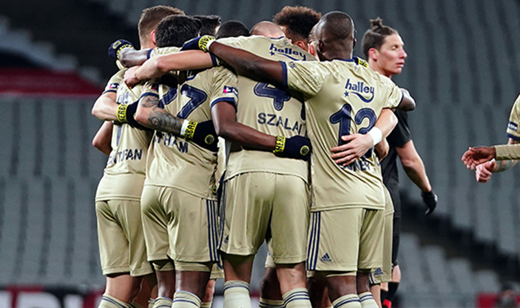 Fenerbahçe'de kadro dışı kalan Mame Thiam için Göztepe teklif götürdü