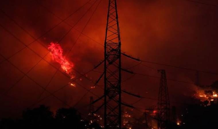 Milas'ta alevler bir mahalleye daha sıçradı: Tahliyeler başladı