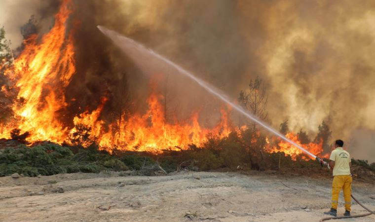 Çöktü üstümüze bir kara duman
