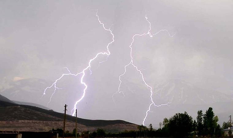 Şırnak'ta yıldırım isabet eden 7 kişi yaralandı: 3 kişinin durumu ağır