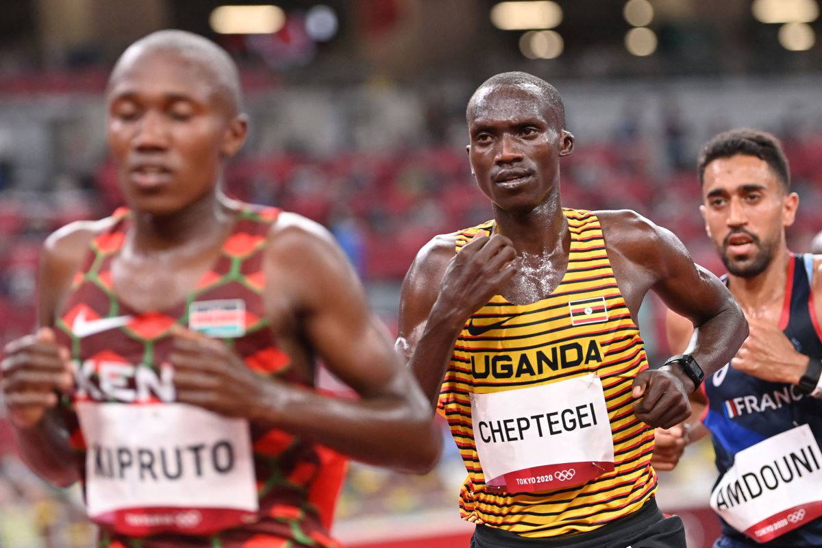 2020 Tokyo Olimpiyatları'nda Fransız atlet Amdouni'nin hareketi tepki çekti