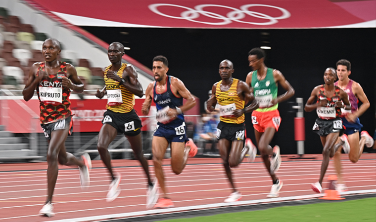 2020 Tokyo Olimpiyatları'nda Fransız atlet Amdouni'nin hareketi tepki çekti