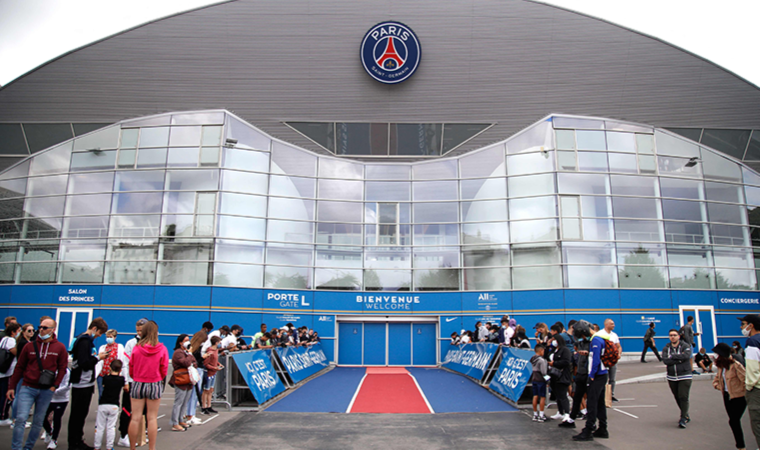 PSG taraftarları, Lionel Messi'yi beklemeye başladı