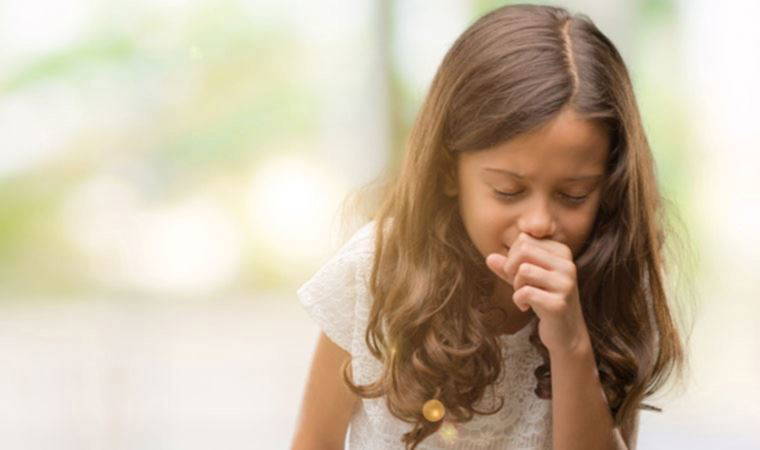 “Çocuklarda öksürüğü ilaçla kesmeyin”