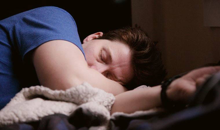 Uykuda konuşmayı nasıl engellersiniz?