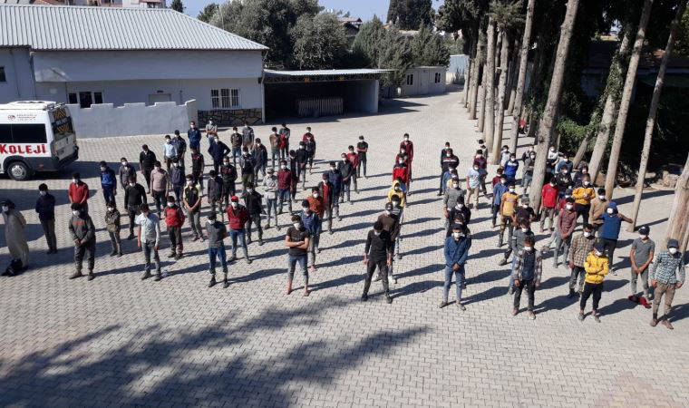 Hatay’da 187 kaçak göçmen yakalandı