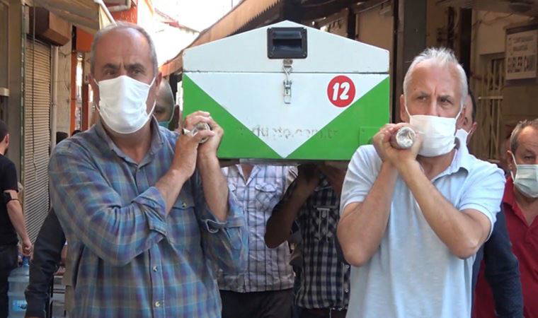 Aşı yaptırmayan öğretmen Covid-19'a yenik düştü