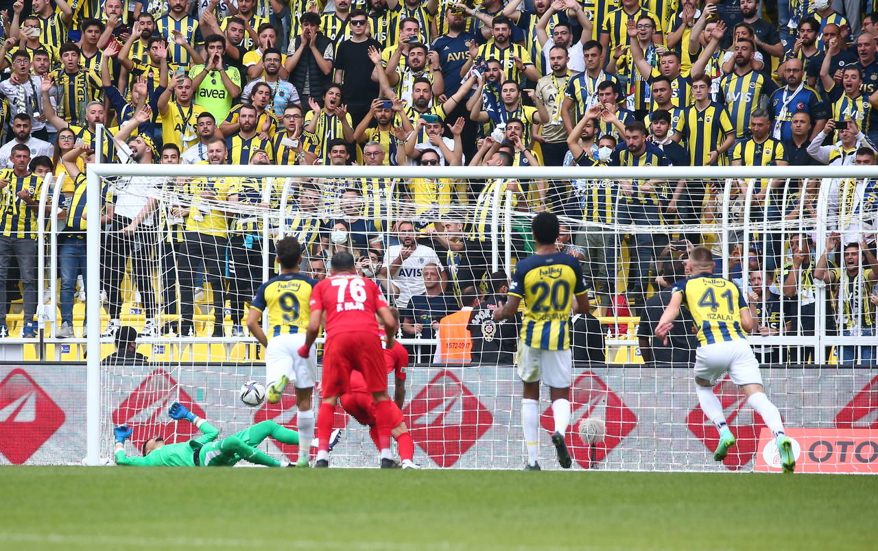 Fenerbahçe, Sivasspor ile yenişemedi! 1-1