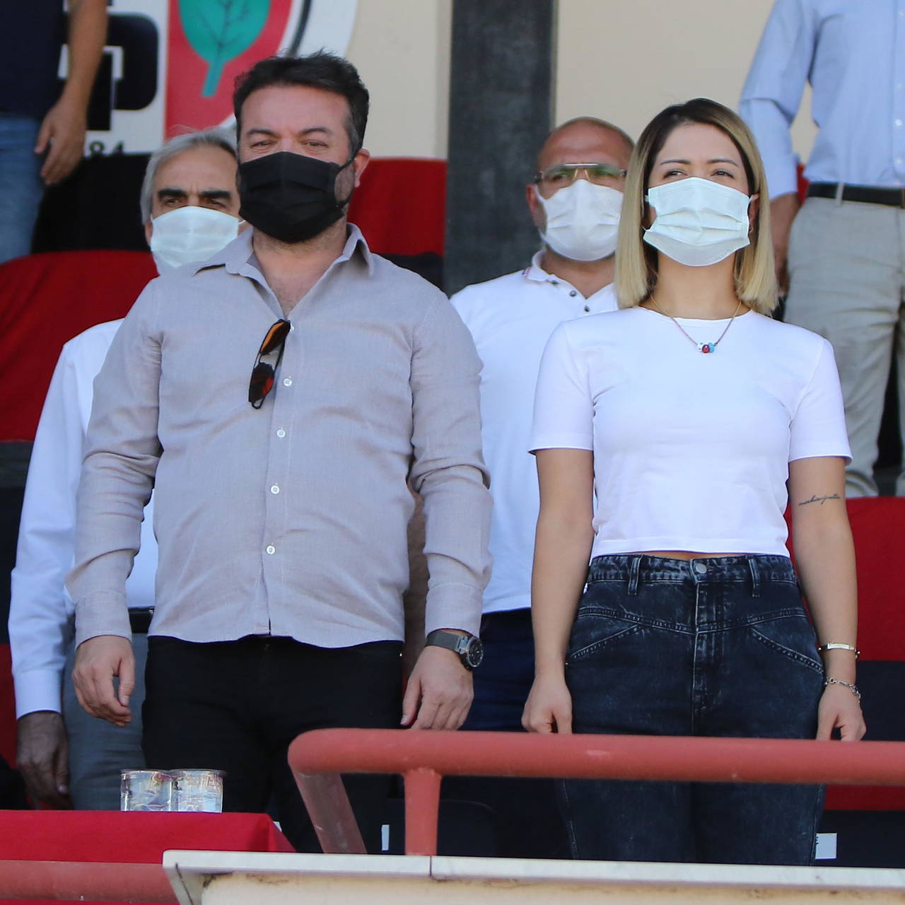 TFF 2.Lig ekiplerinden Turgutluspor'da başkanın eşinden dikkat çeken hareket