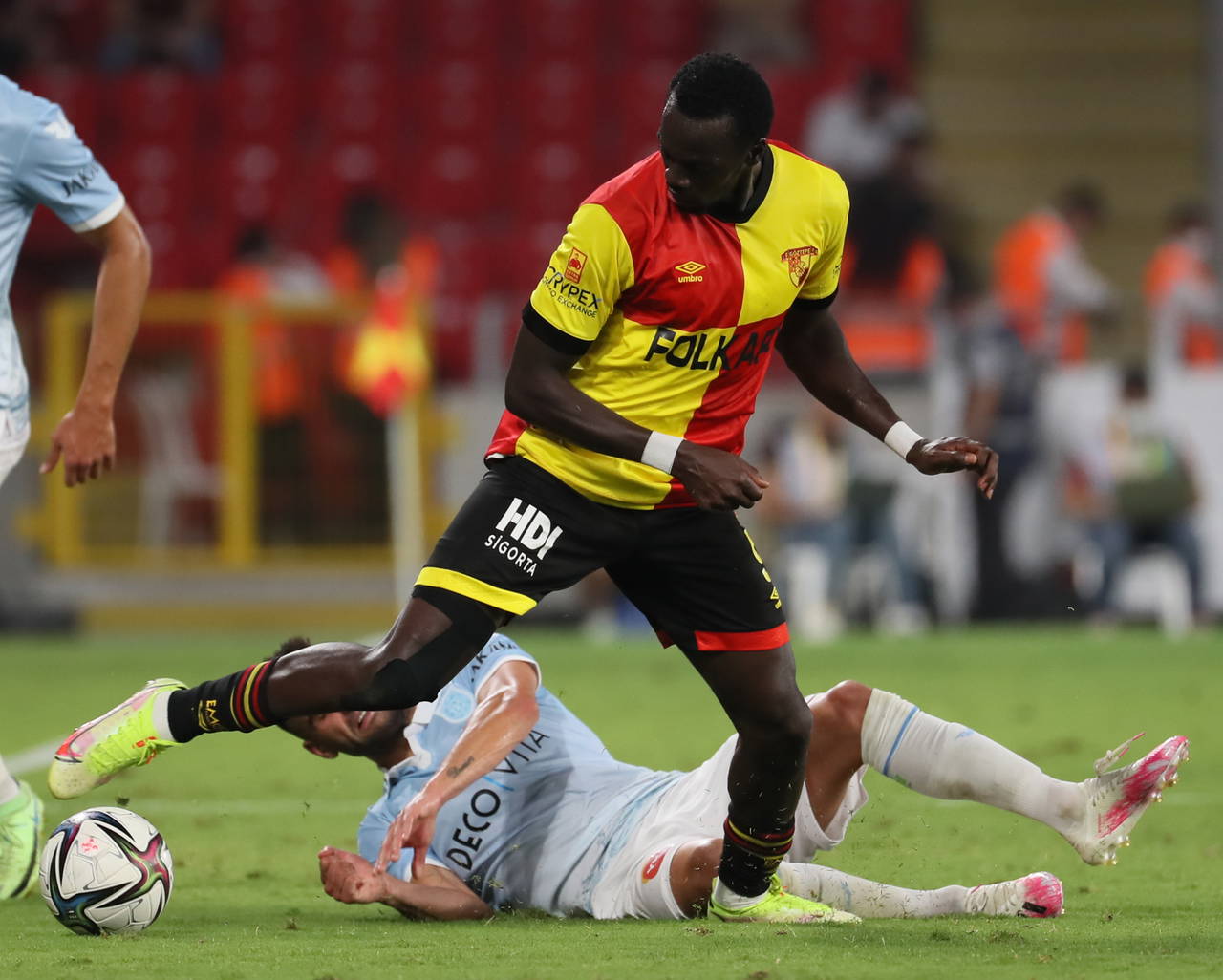 Göztepe'de Ndiaye, ırkçılığa isyan etti