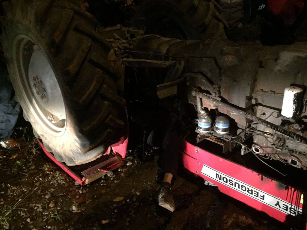 Sakarya'da feci kaza:  Traktörün altında can verdi