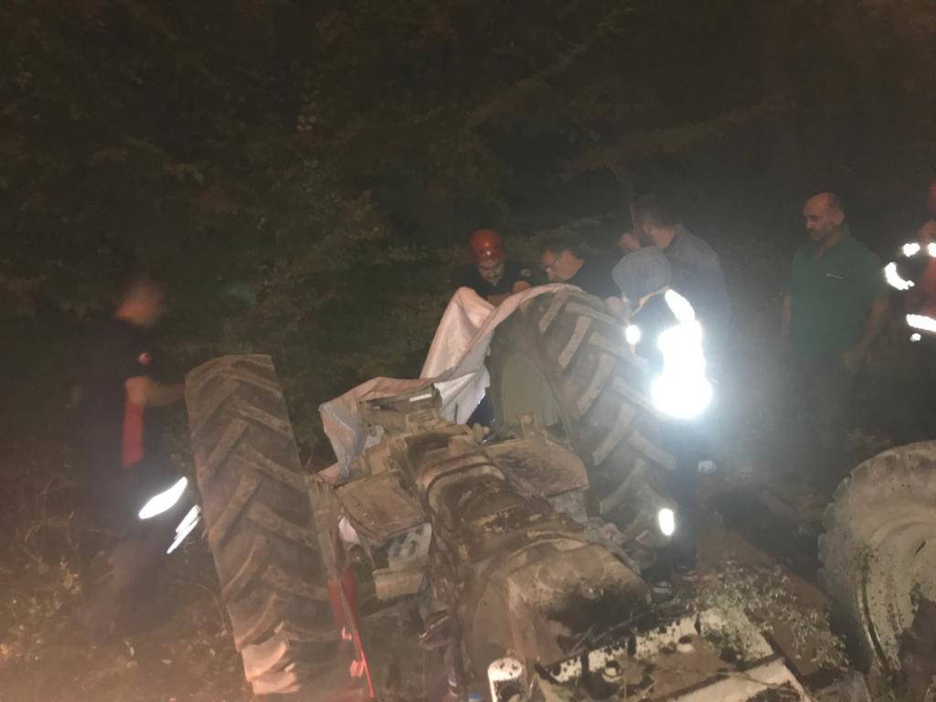 Sakarya'da feci kaza:  Traktörün altında can verdi