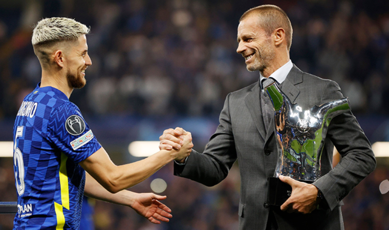Chelsea, Şampiyonlar Ligi'nde geçen sezonun ödüllerini aldı