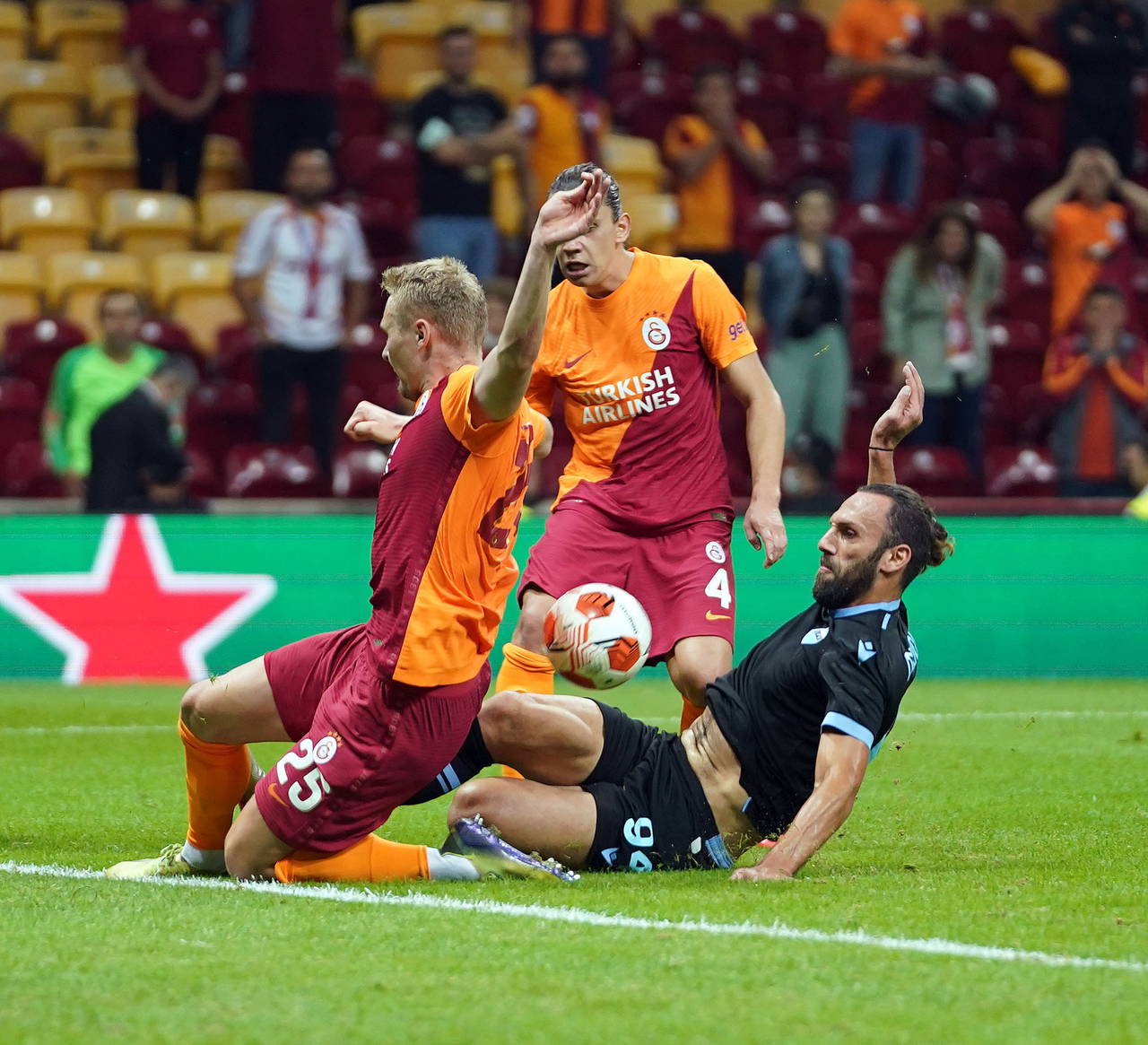 Galatasaray taraftarından Vedat Muriqi’ye tepki
