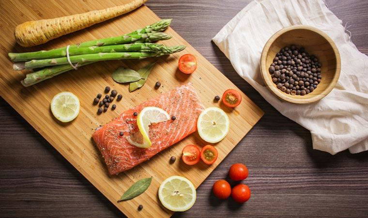 Bilim insanları ömrü uzatan diyeti açıkladı