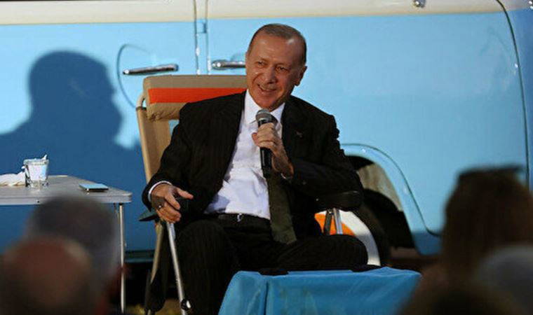 AKP'de Z kuşağı endişesi Erdoğan'a şarkı söylettirdi