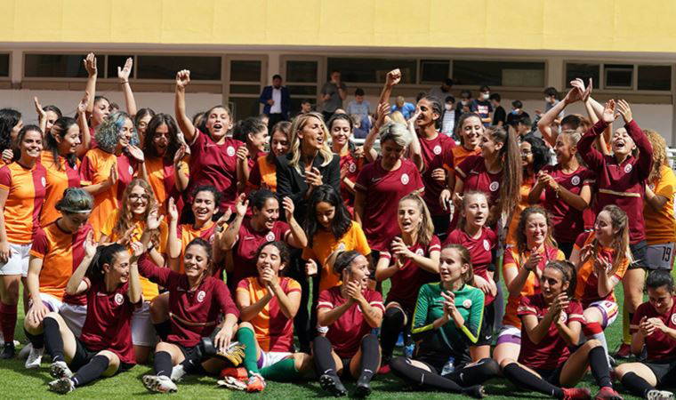 Galatasaray'da kadın futbol takımı tanıtıldı (18.09.2021)
