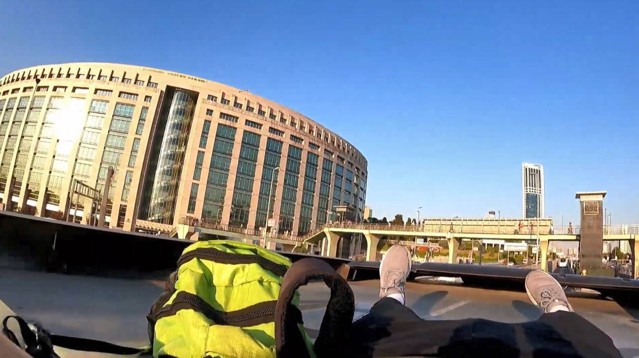 Metrobüste tehlikeli yolculuk: Asya kıtasına böyle geçti