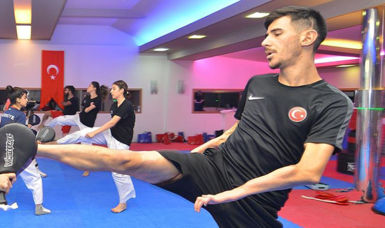 2020 Tokyo Paralimpik Oyunları'nda tekvandoda erkekler 61 kilo K44 sınıfında Mahmut Bozteke, bronz madalya kazandı.