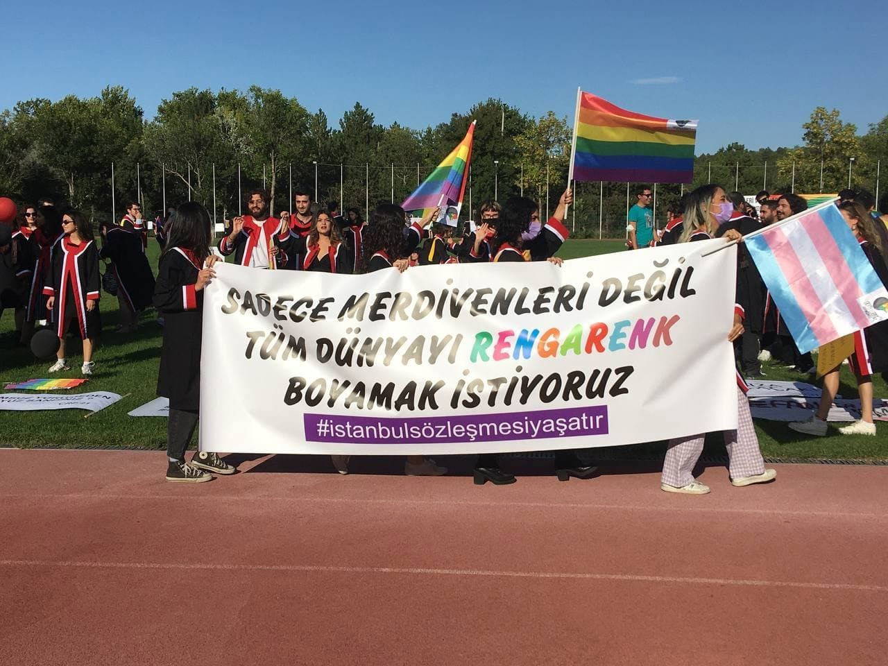 ODTÜ mezuniyet törenine pankartlar damga vurdu!