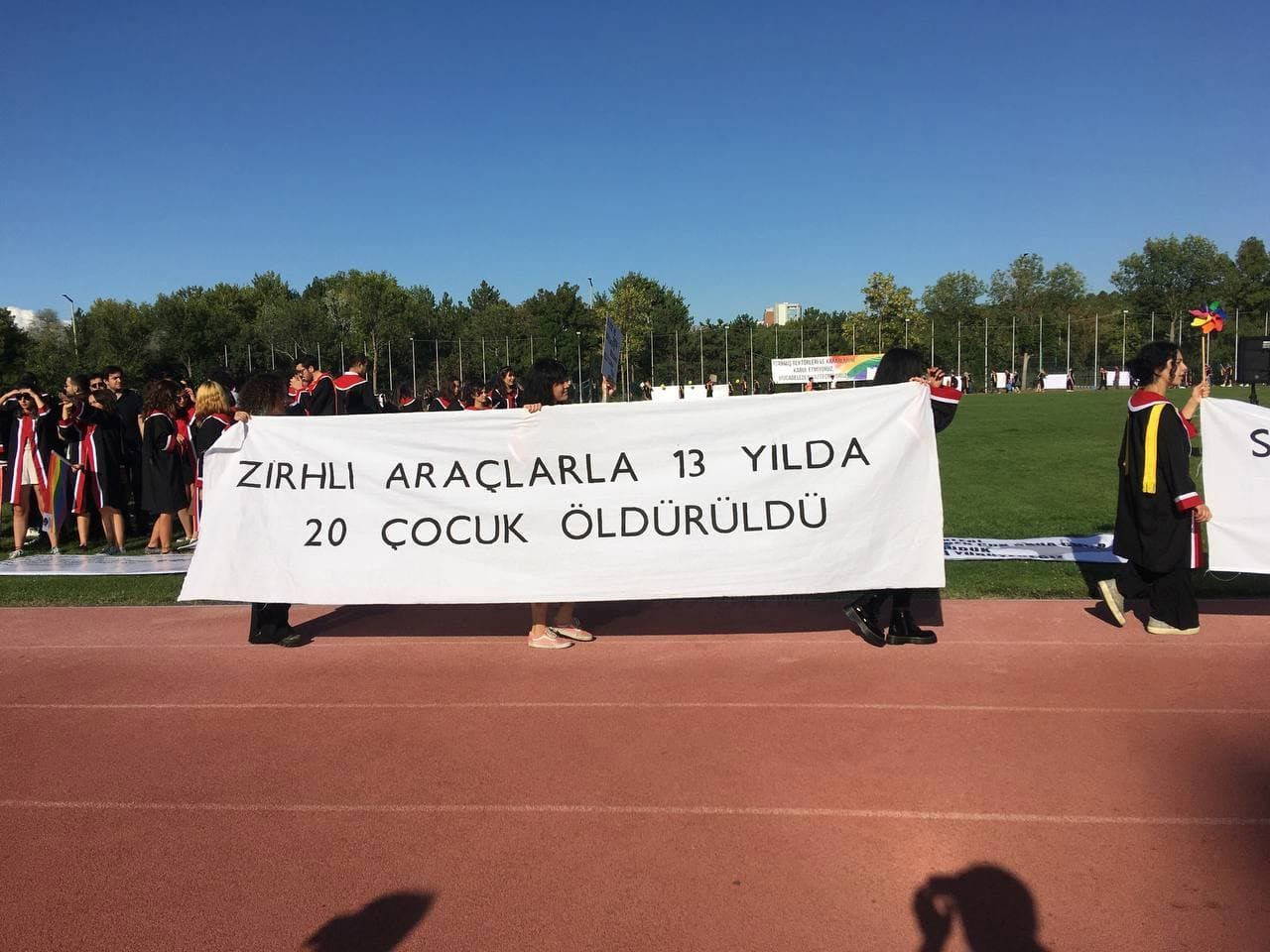 ODTÜ mezuniyet törenine pankartlar damga vurdu!