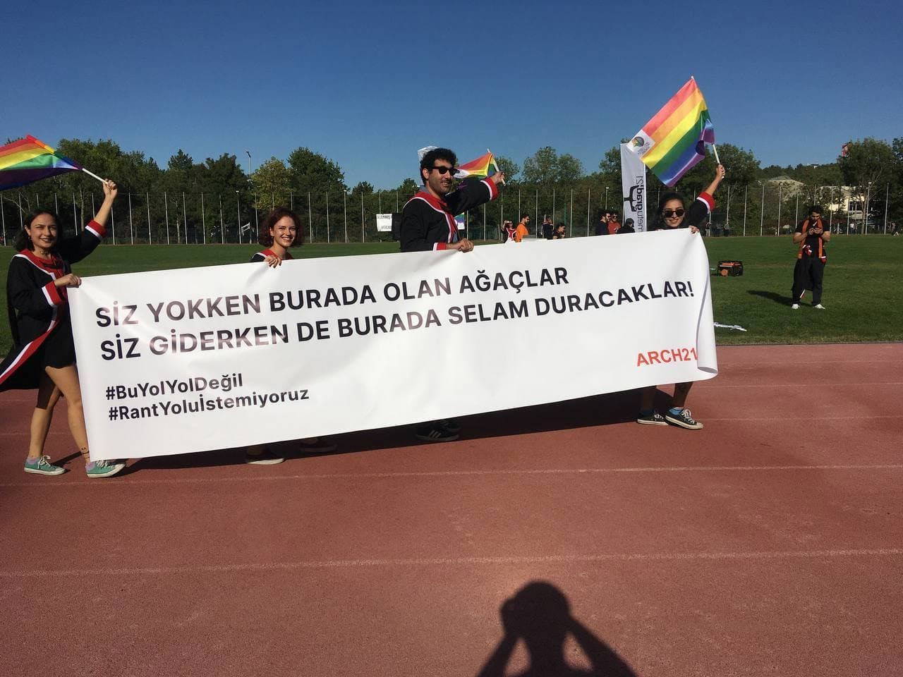 ODTÜ mezuniyet törenine pankartlar damga vurdu!